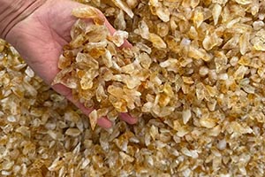 ラフシトリン原石（小さい）