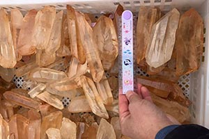 ラフ水晶ポイント（大きい）